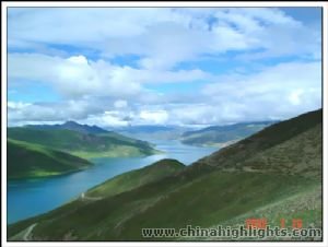 The Yamdrok Yumtso Lake